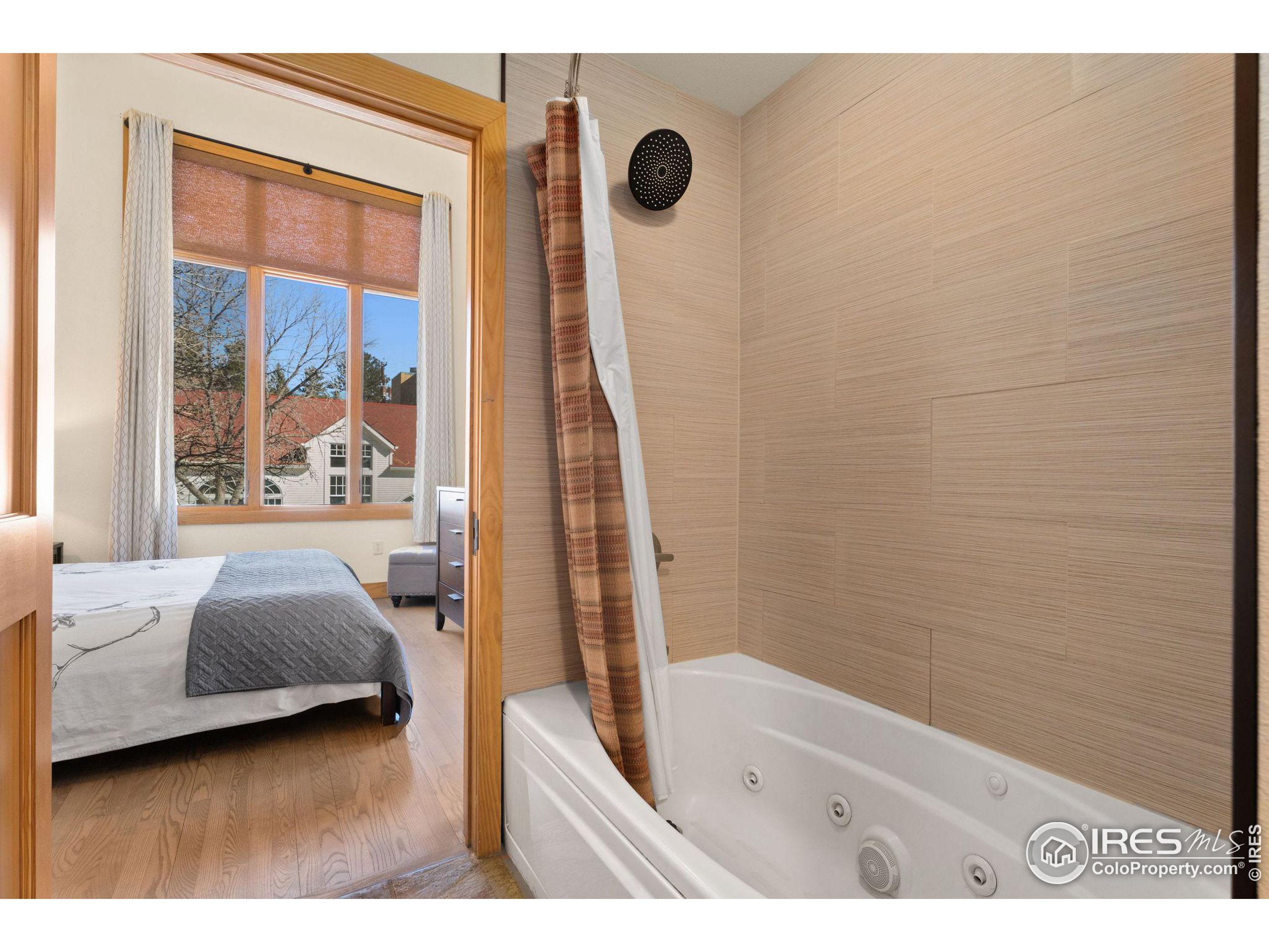 170 W Elkhorn Ave 201