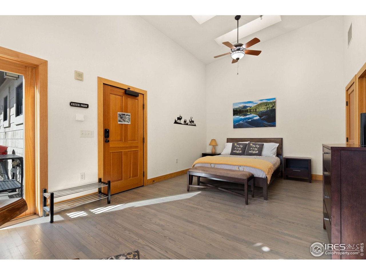 170 W Elkhorn Ave 201