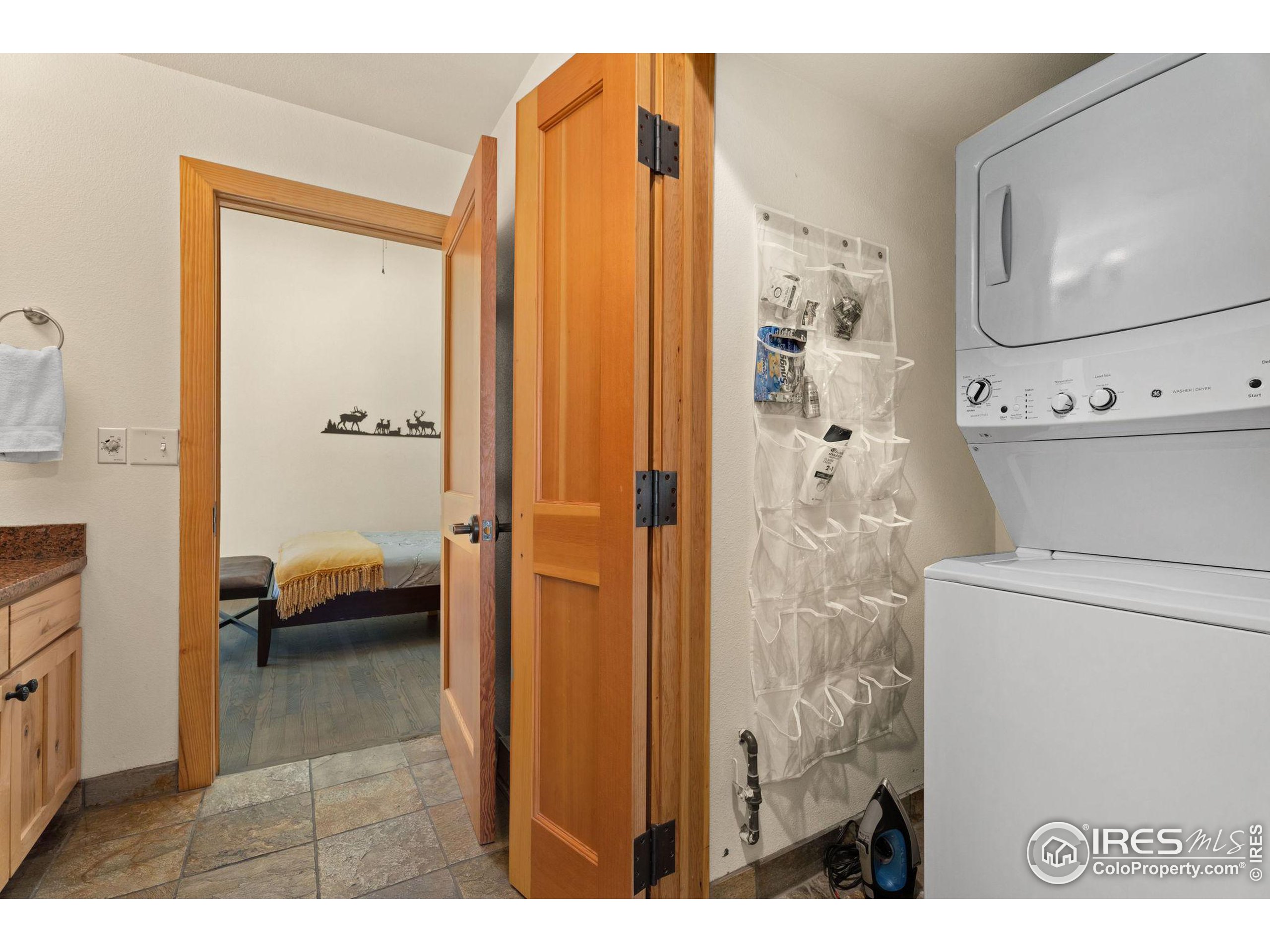 170 W Elkhorn Ave 201