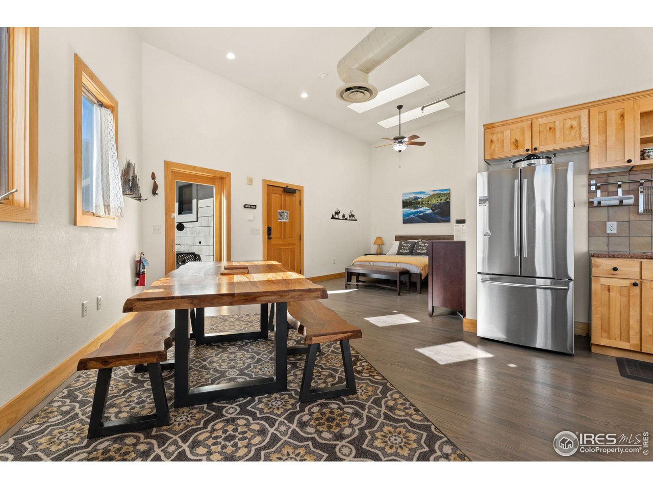 170 W Elkhorn Ave 201