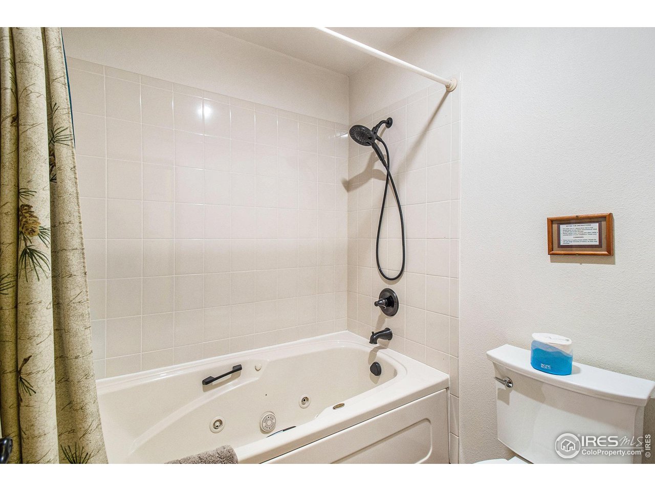 1051 Fall River Ct #4