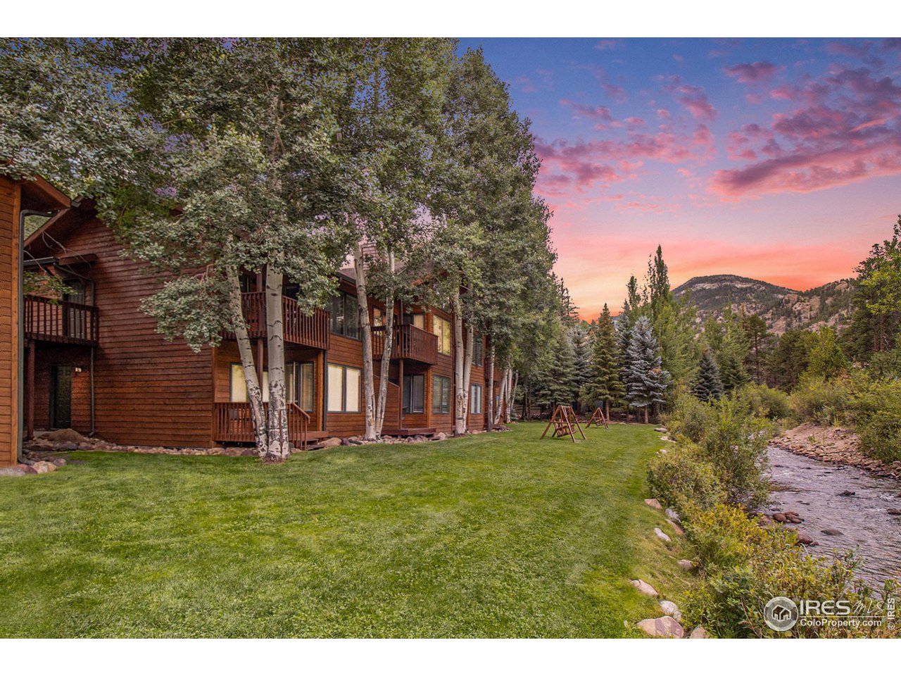 1051 Fall River Ct #4