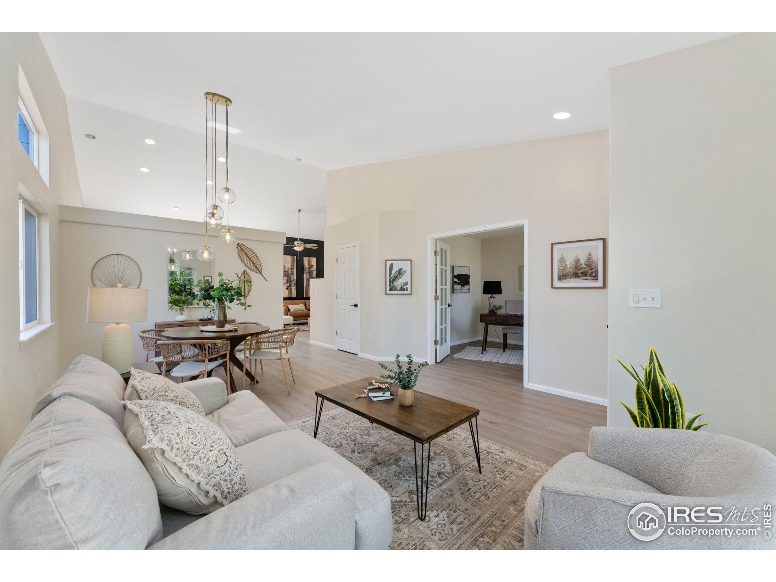 732 Bluegrass Dr