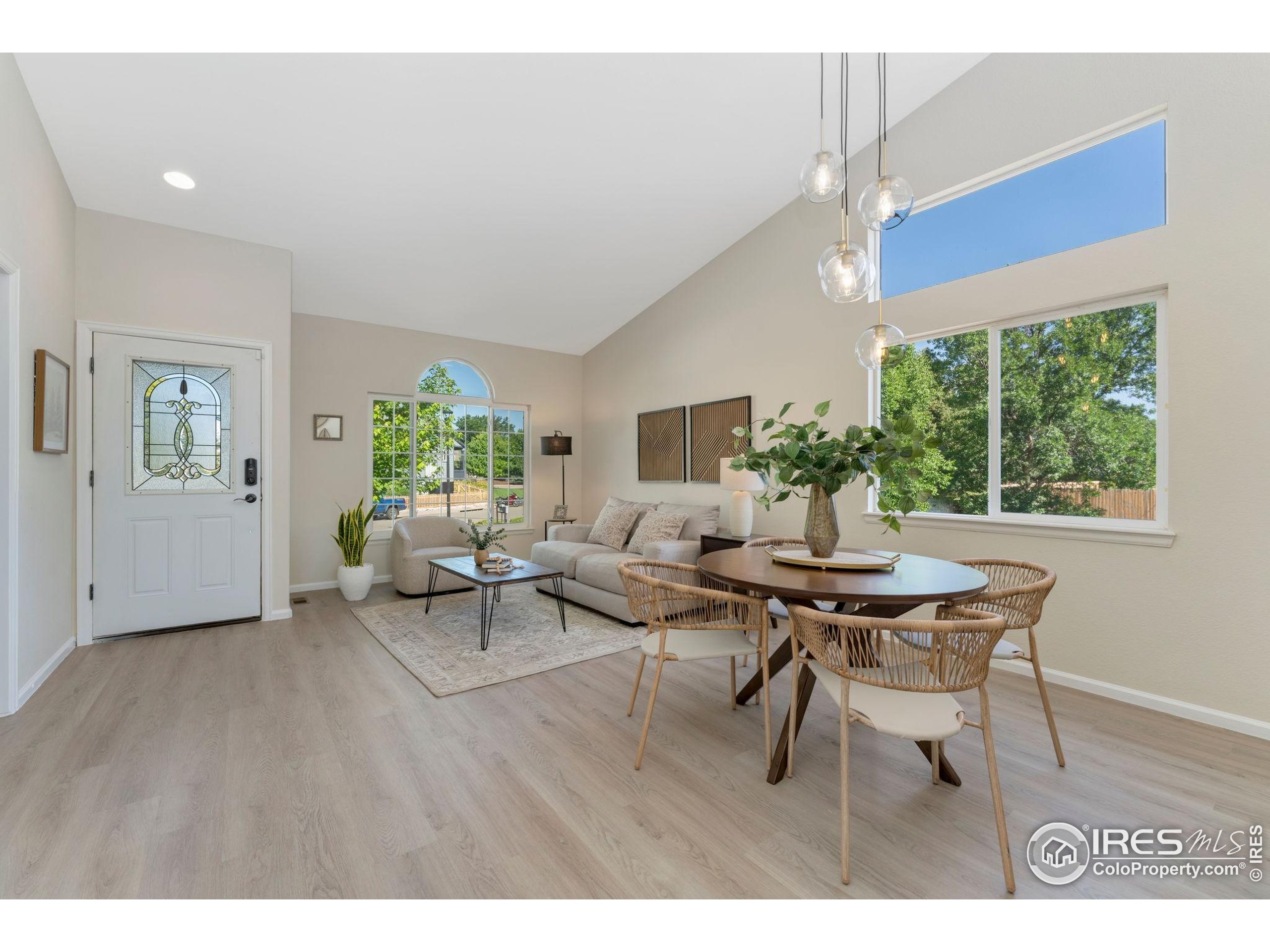 732 Bluegrass Dr