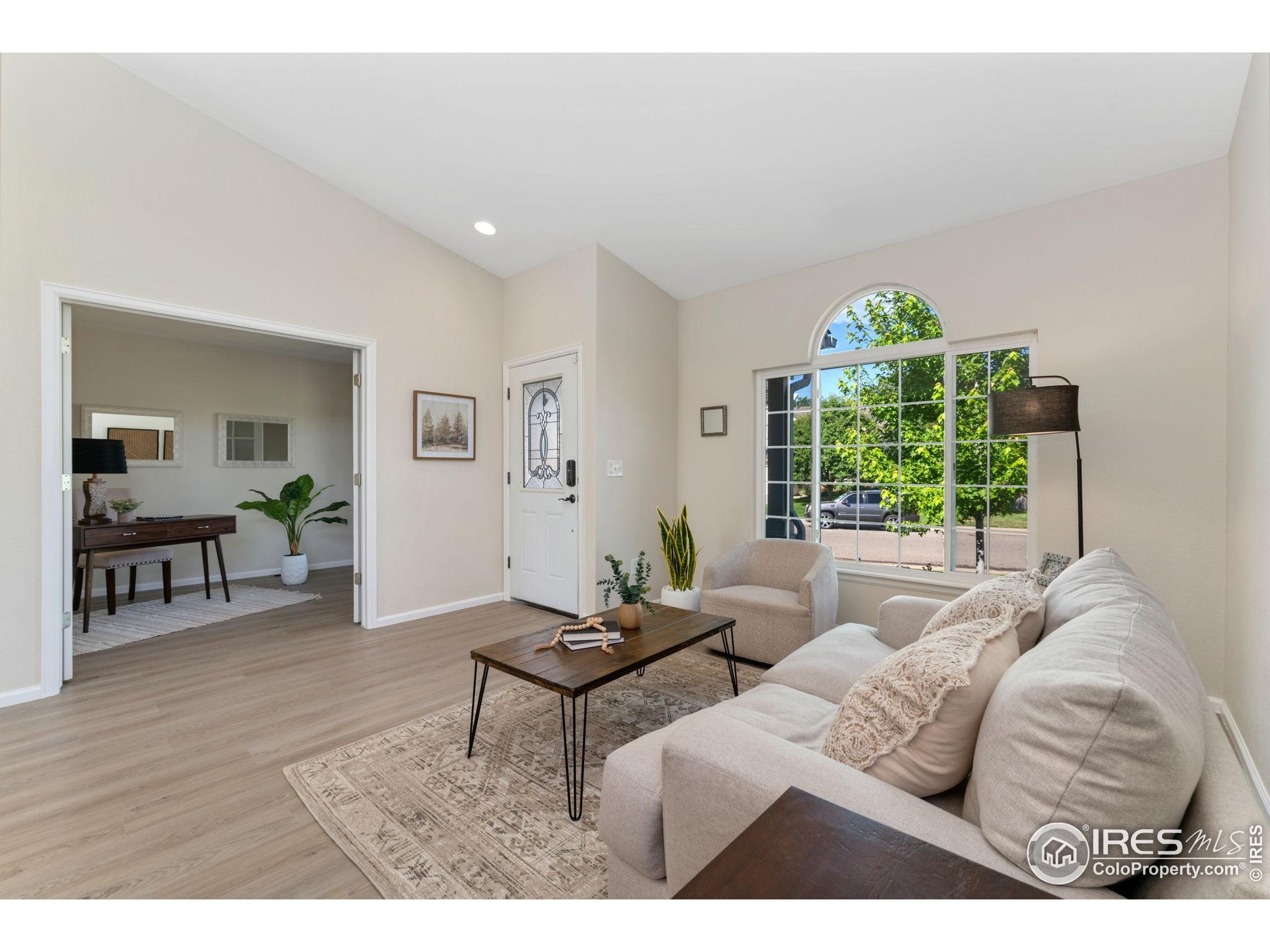 732 Bluegrass Dr