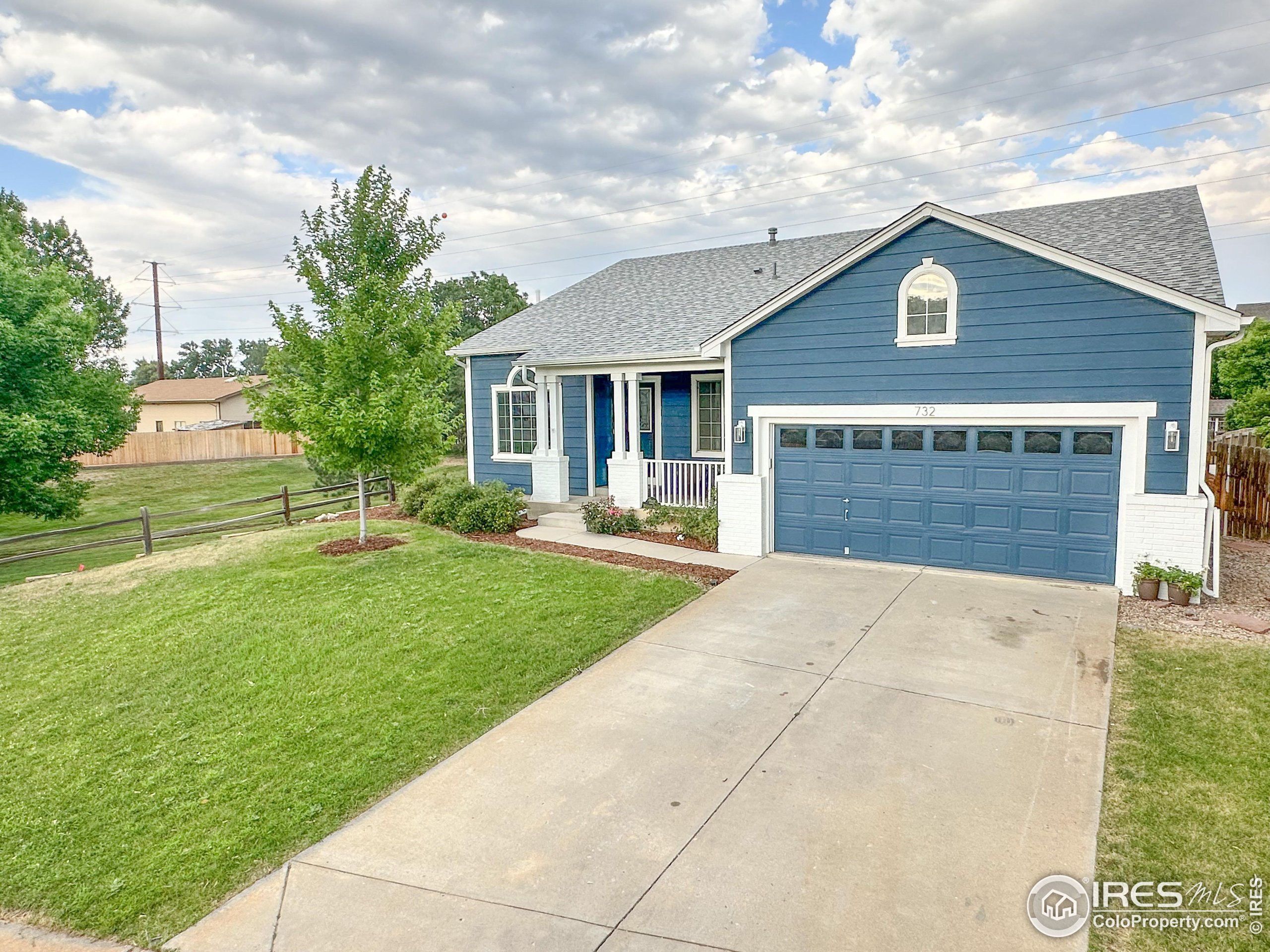 732 Bluegrass Dr