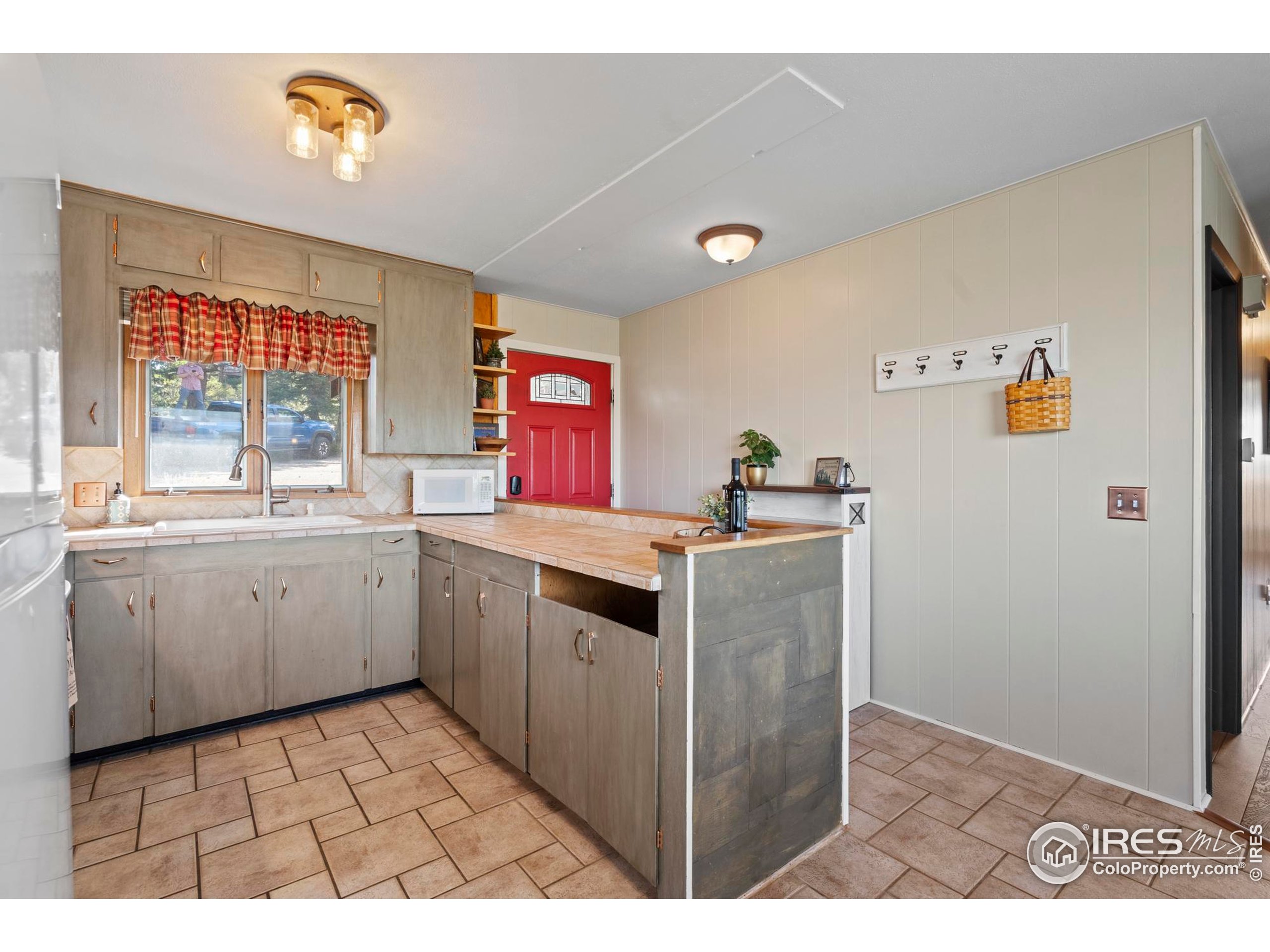 34 Alpine Dr