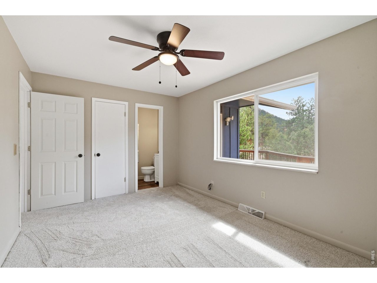 1331 Willow Ln