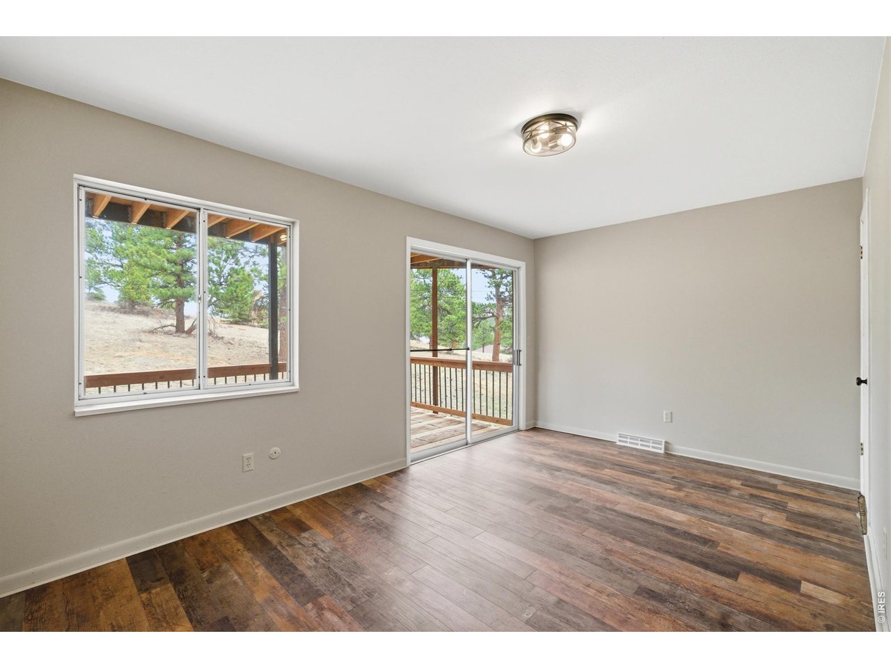 1331 Willow Ln