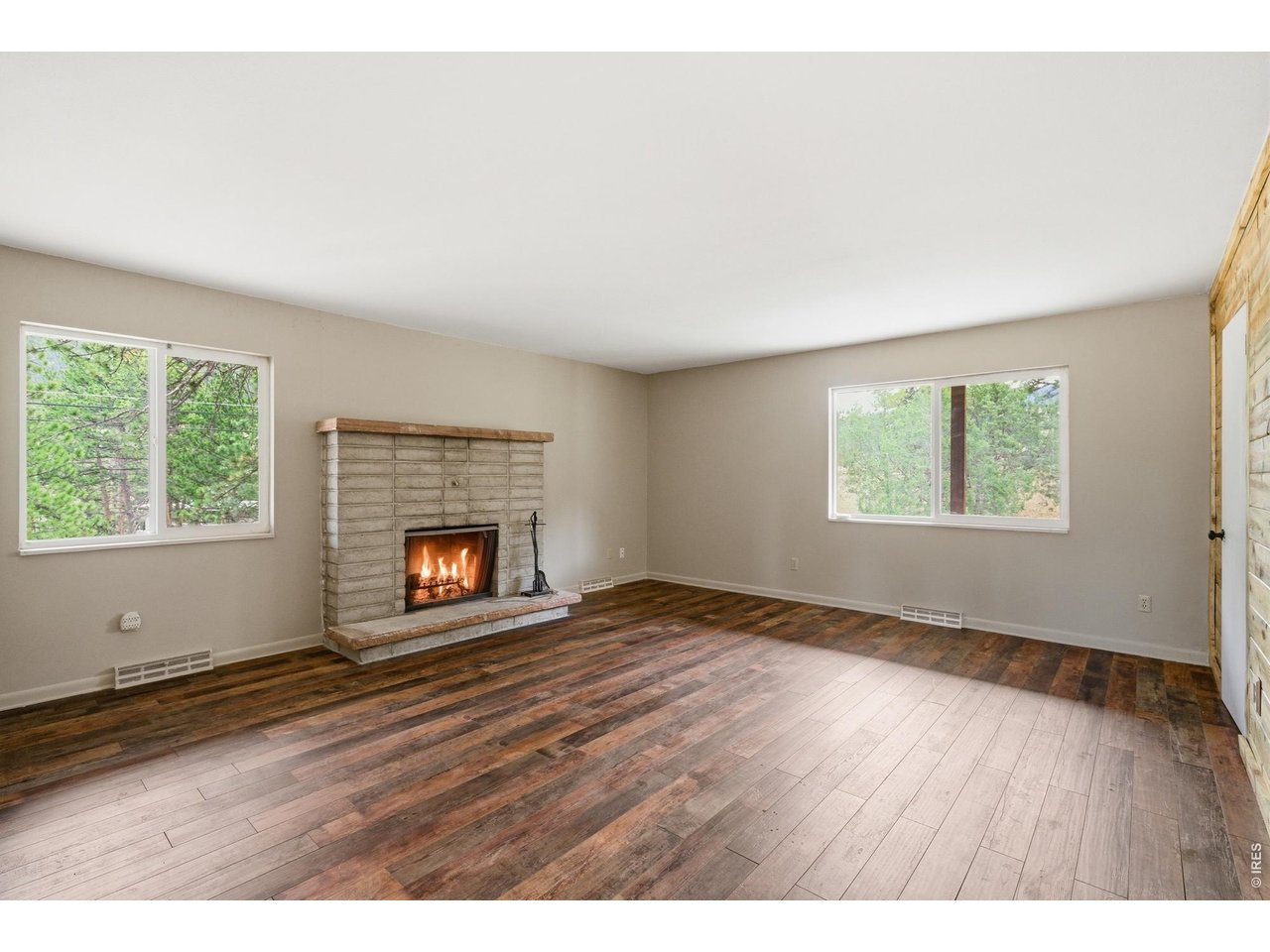 1331 Willow Ln