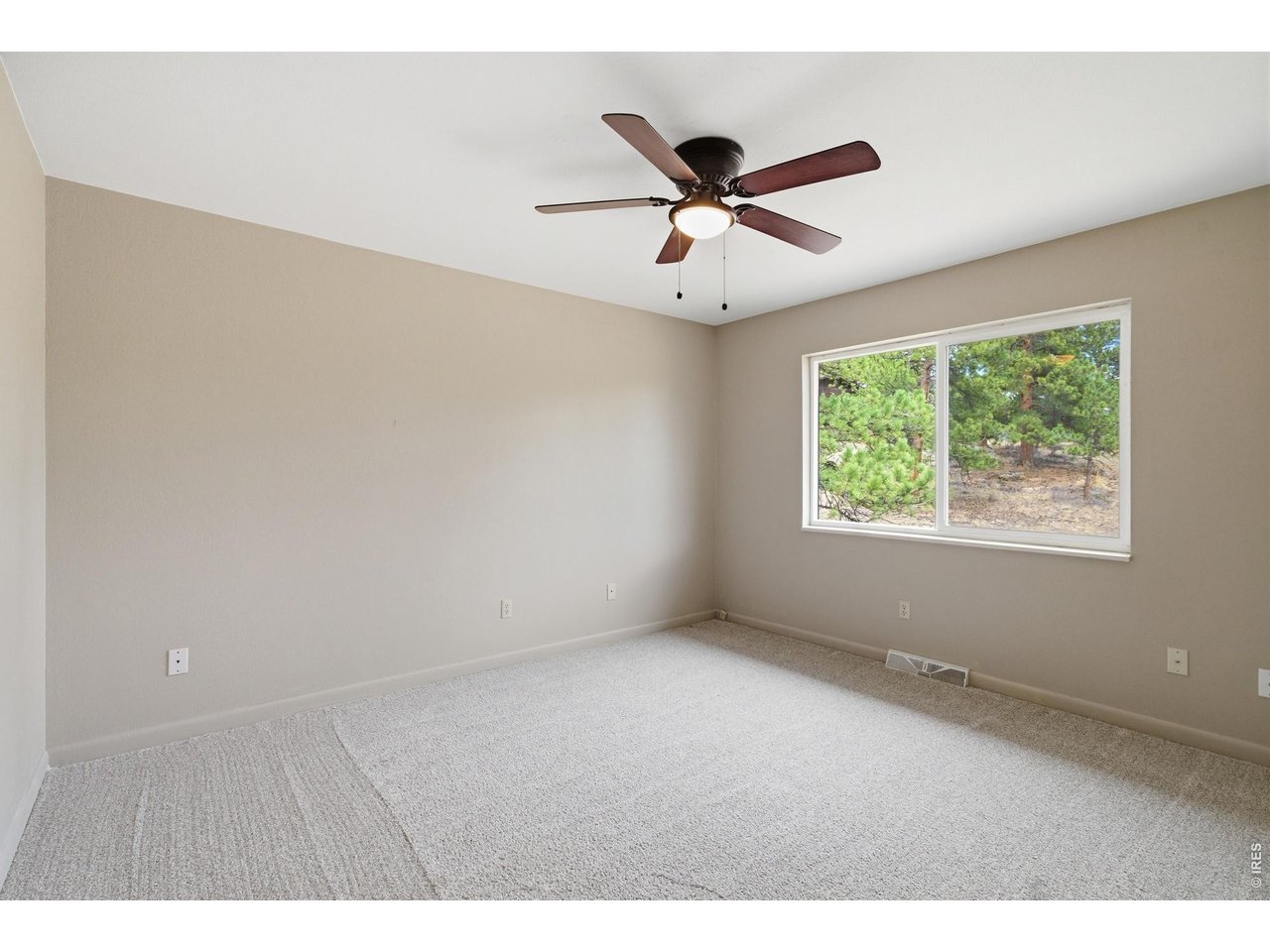 1331 Willow Ln