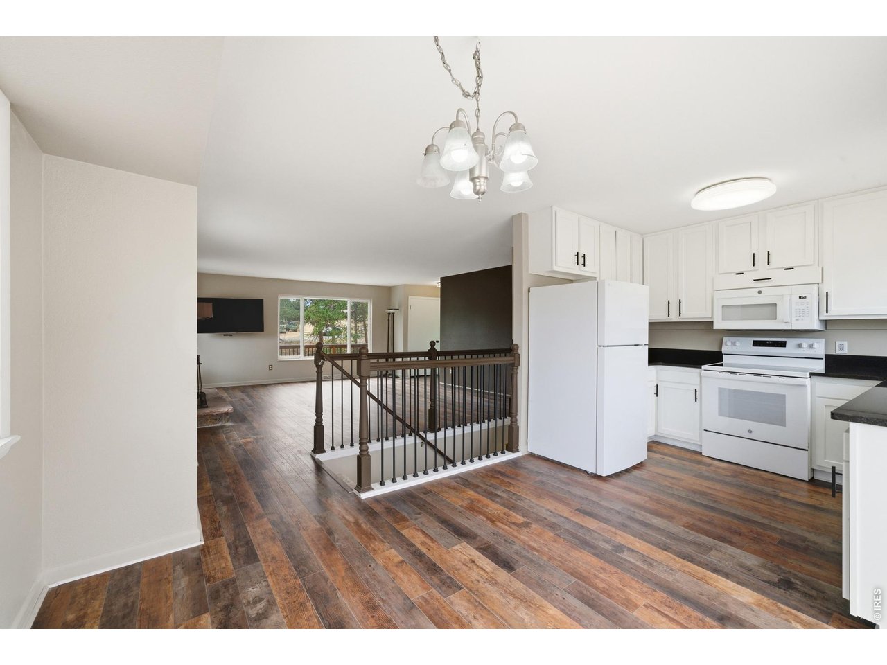 1331 Willow Ln