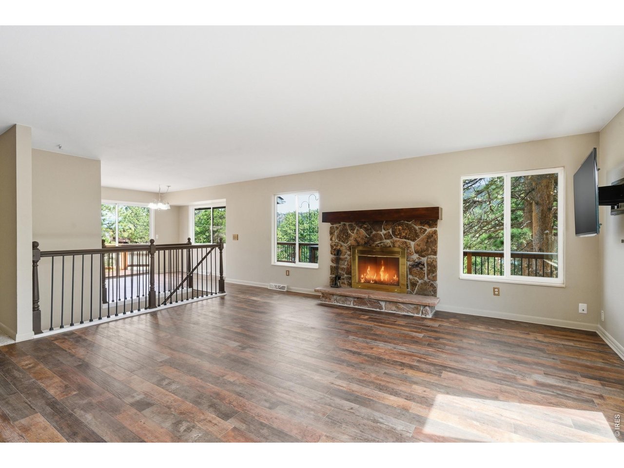 1331 Willow Ln