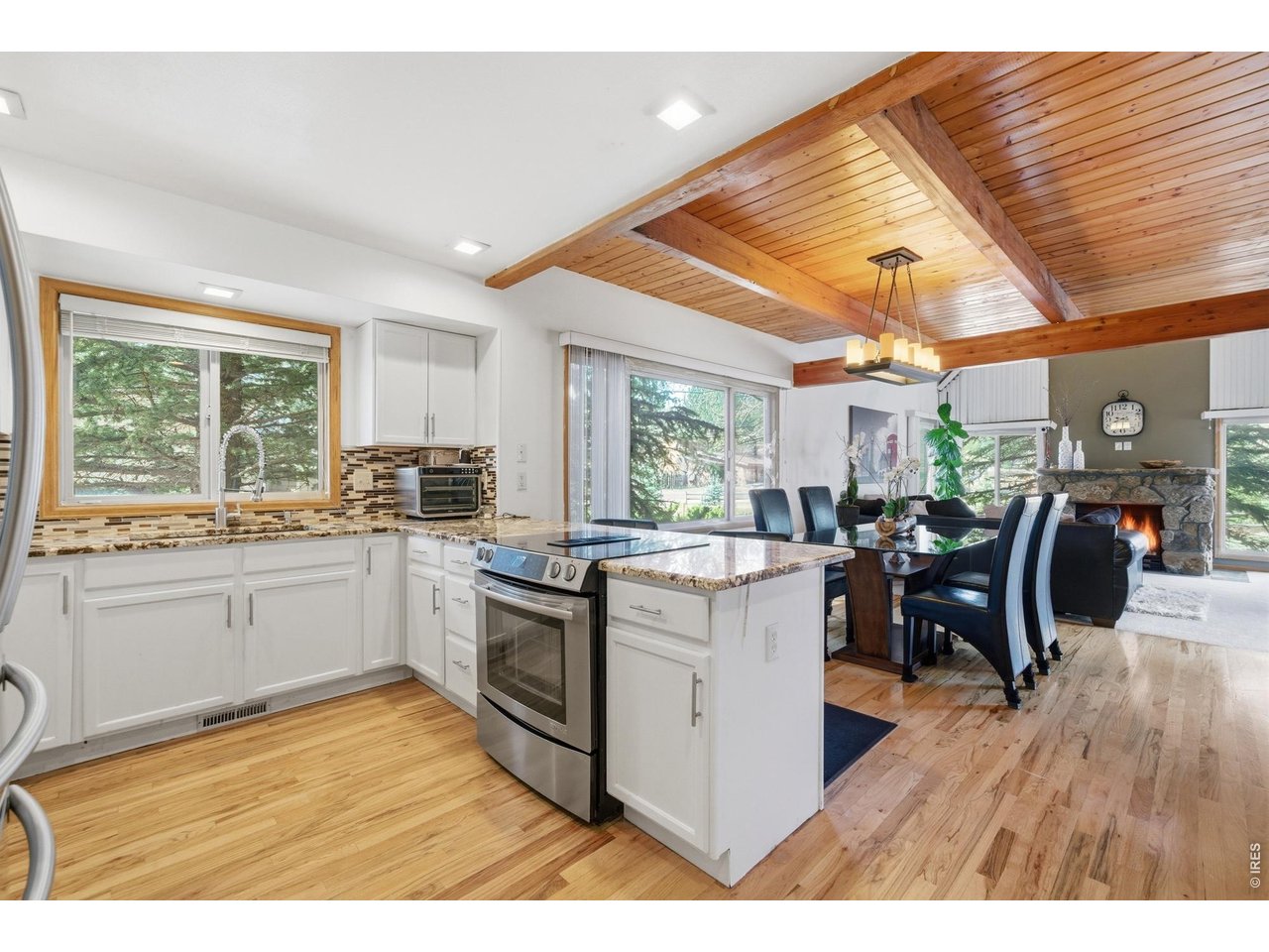 300 Far View Dr 12