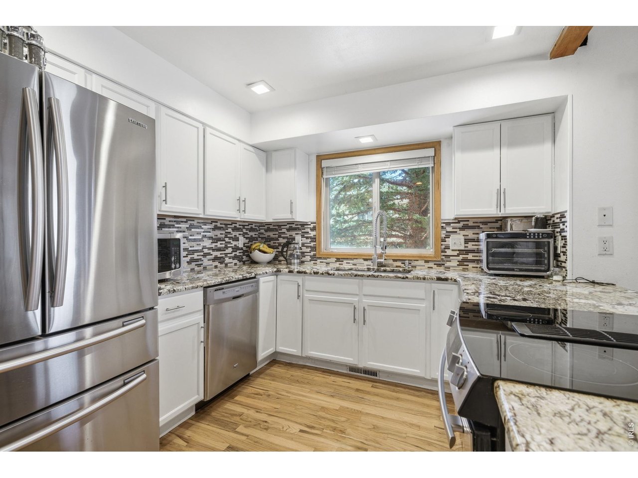 300 Far View Dr 12