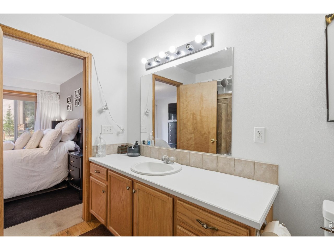 300 Far View Dr 12