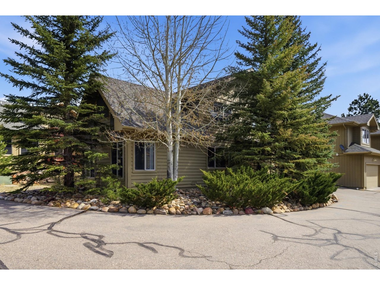 300 Far View Dr 12