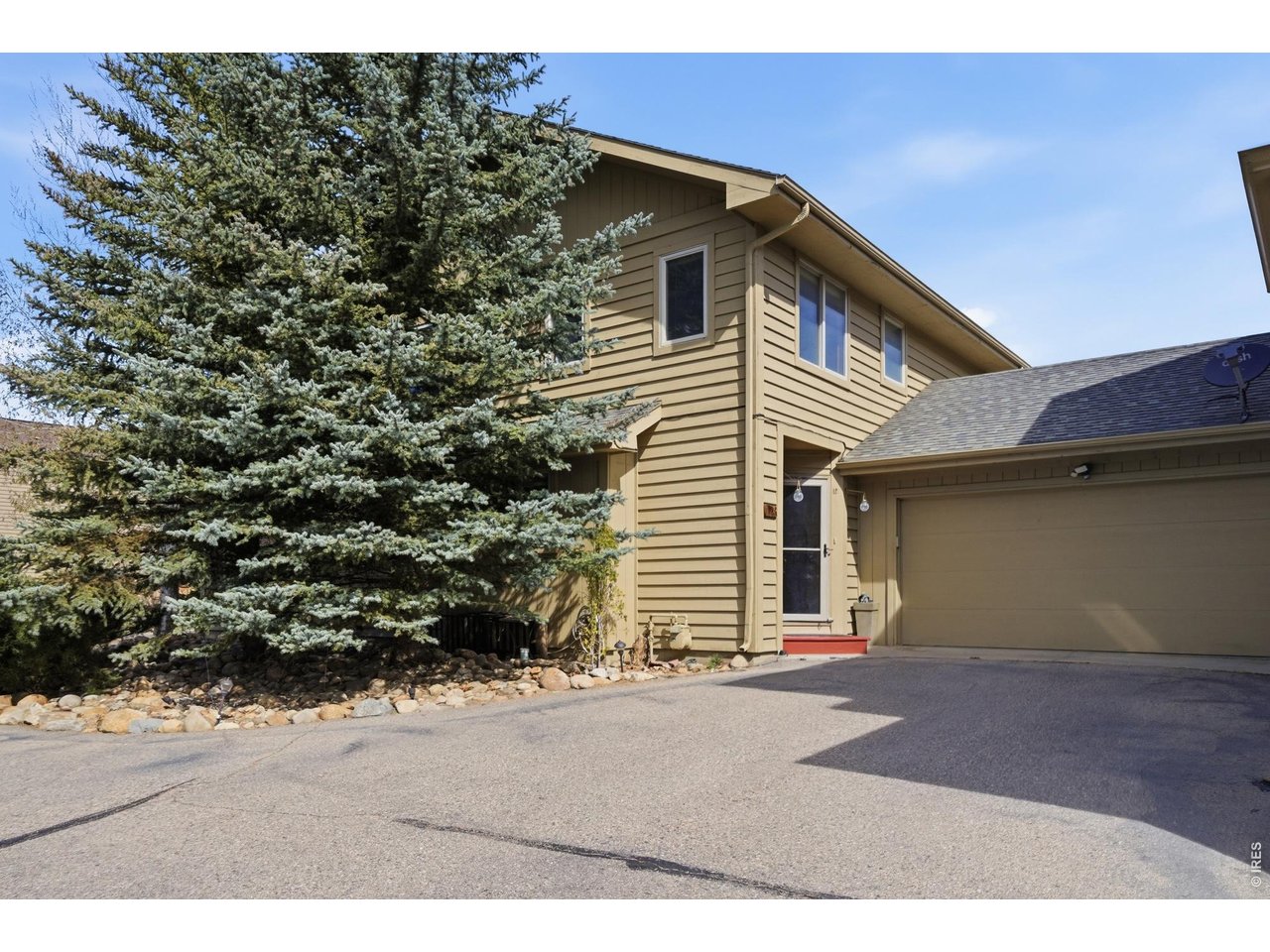 300 Far View Dr 12