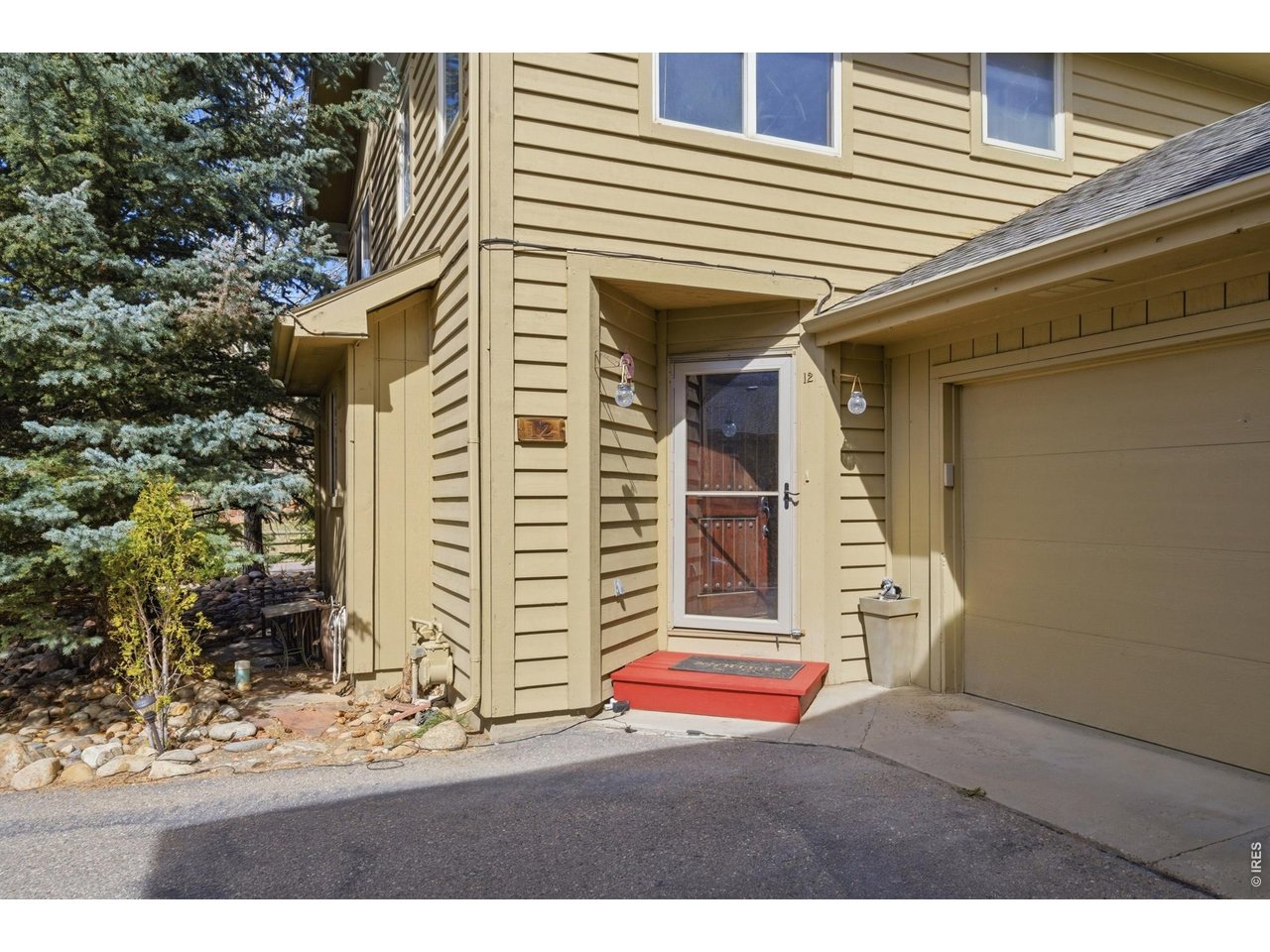 300 Far View Dr 12
