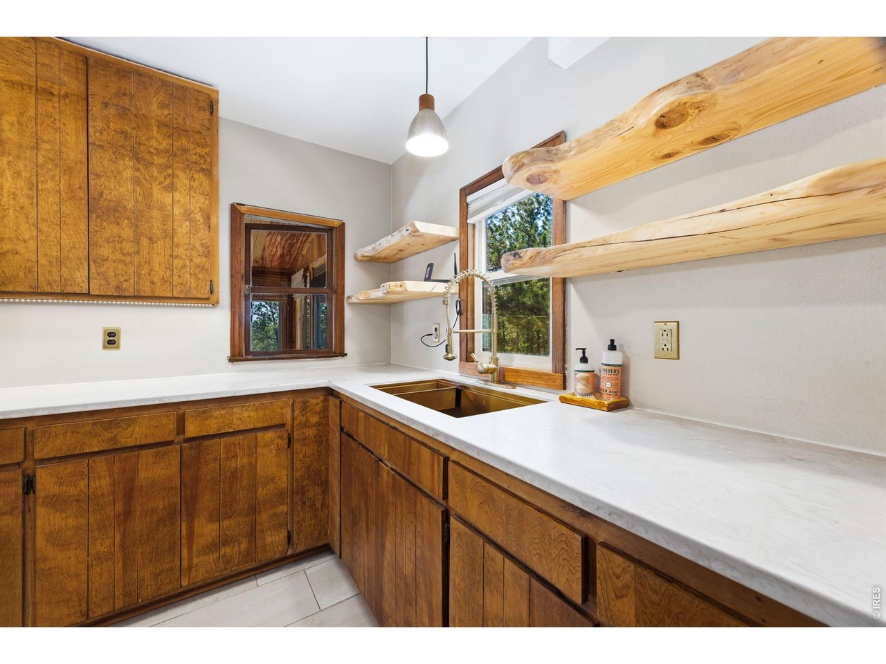 128 Elk Rd