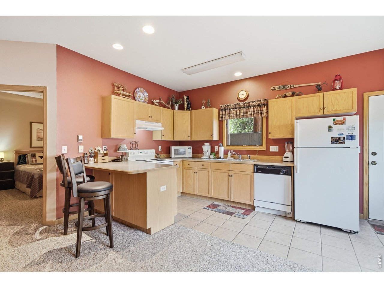 2120 Fall River Rd H