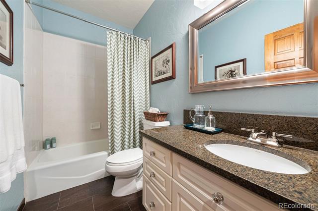 1443 Belford Court