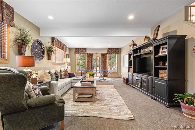 1443 Belford Court