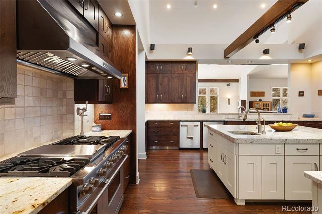21609 Clarence Lane