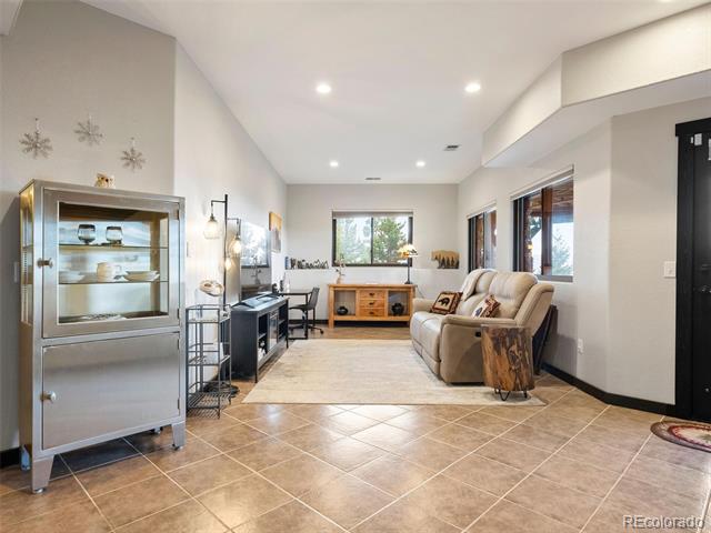 913 Saddle Ridge Drive