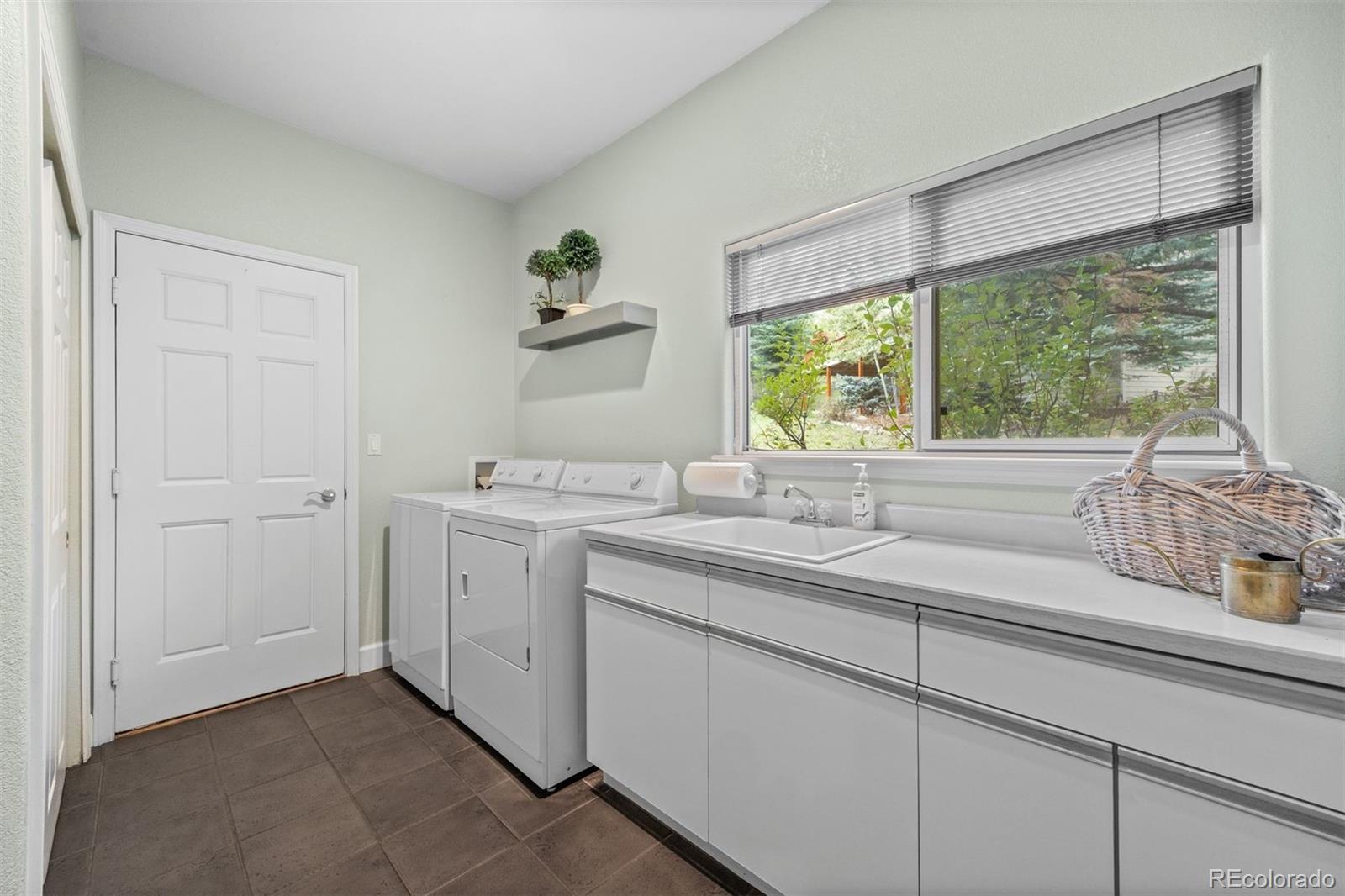 2977 Sun Creek Ridge