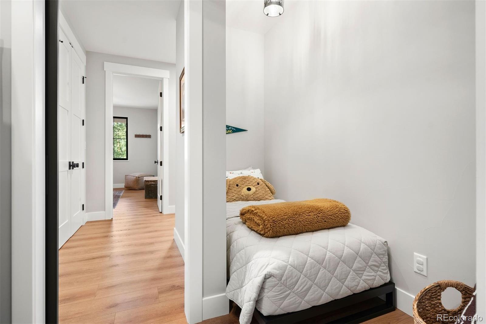 5157 Mountain Vista Lane