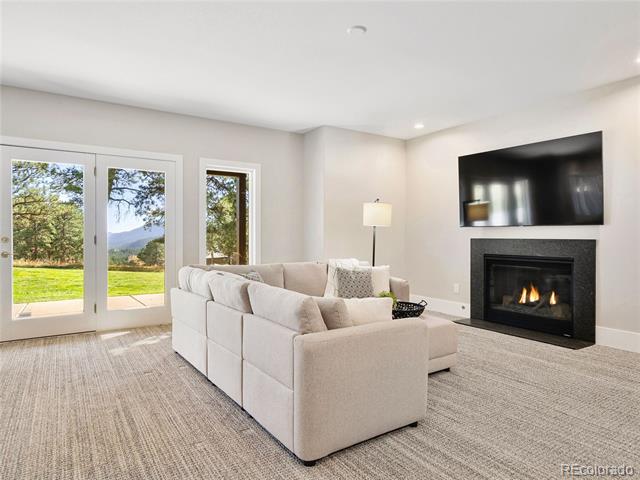 2768 Country Club Lane