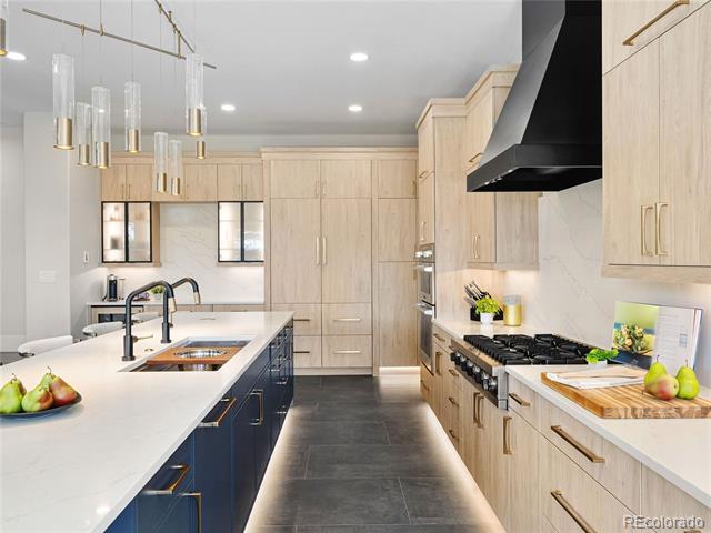 2768 Country Club Lane