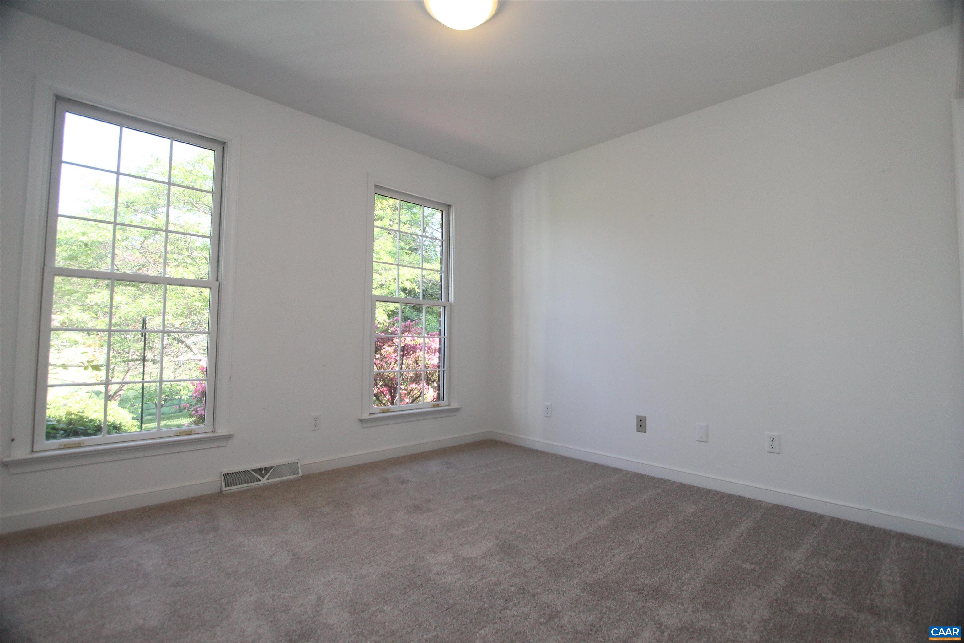 525 REAS FORD RD