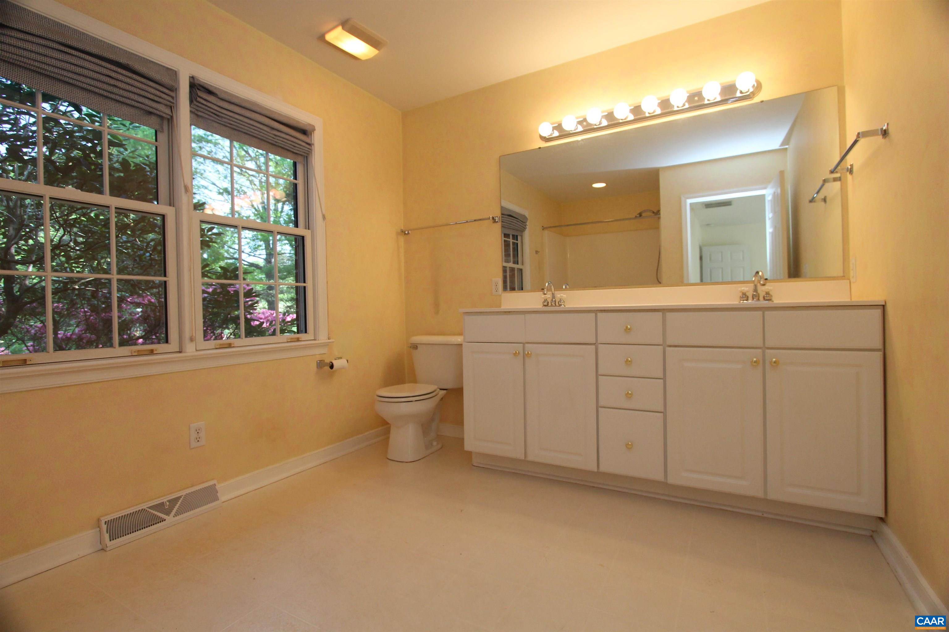 525 REAS FORD RD