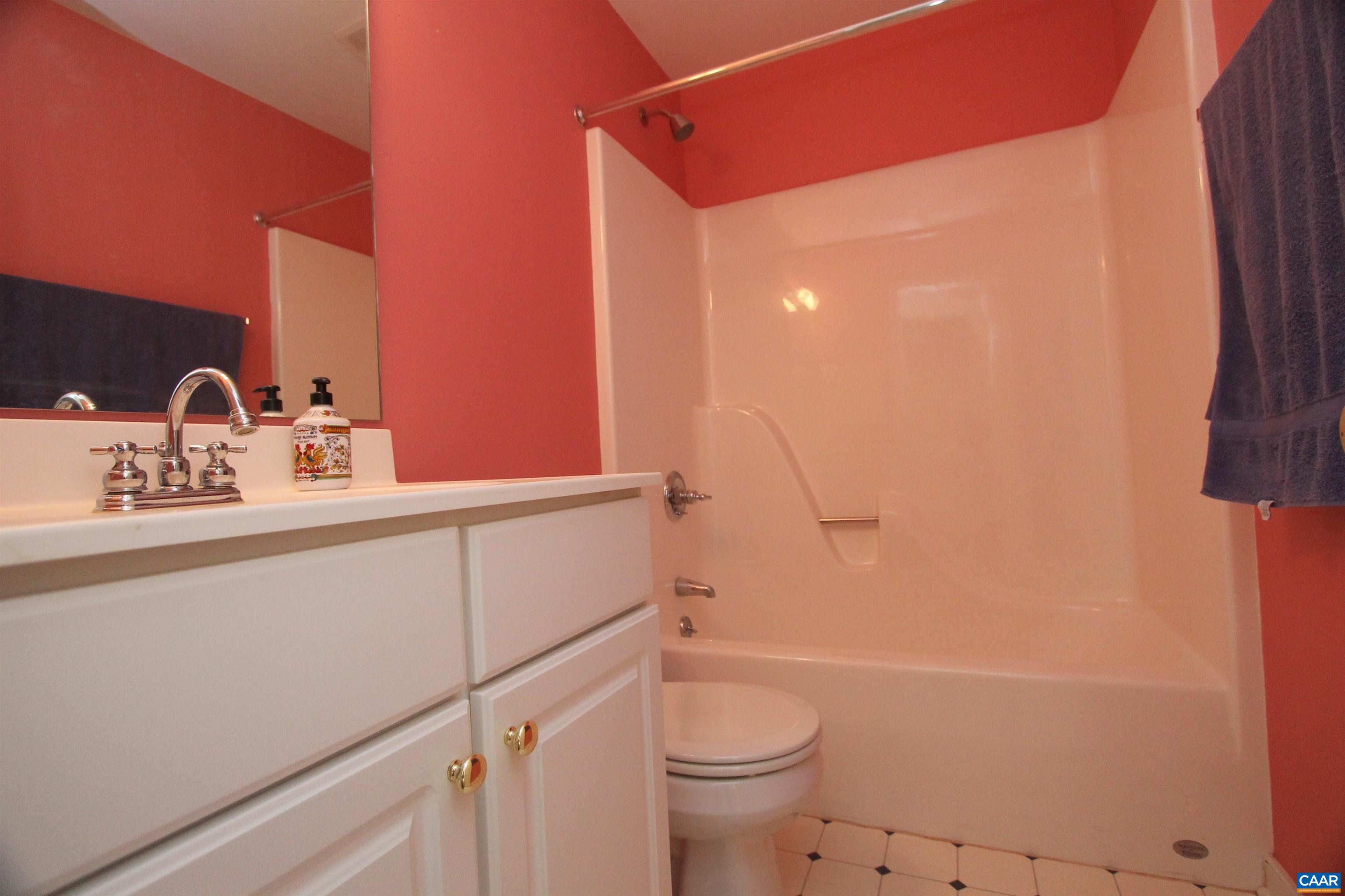 525 REAS FORD RD