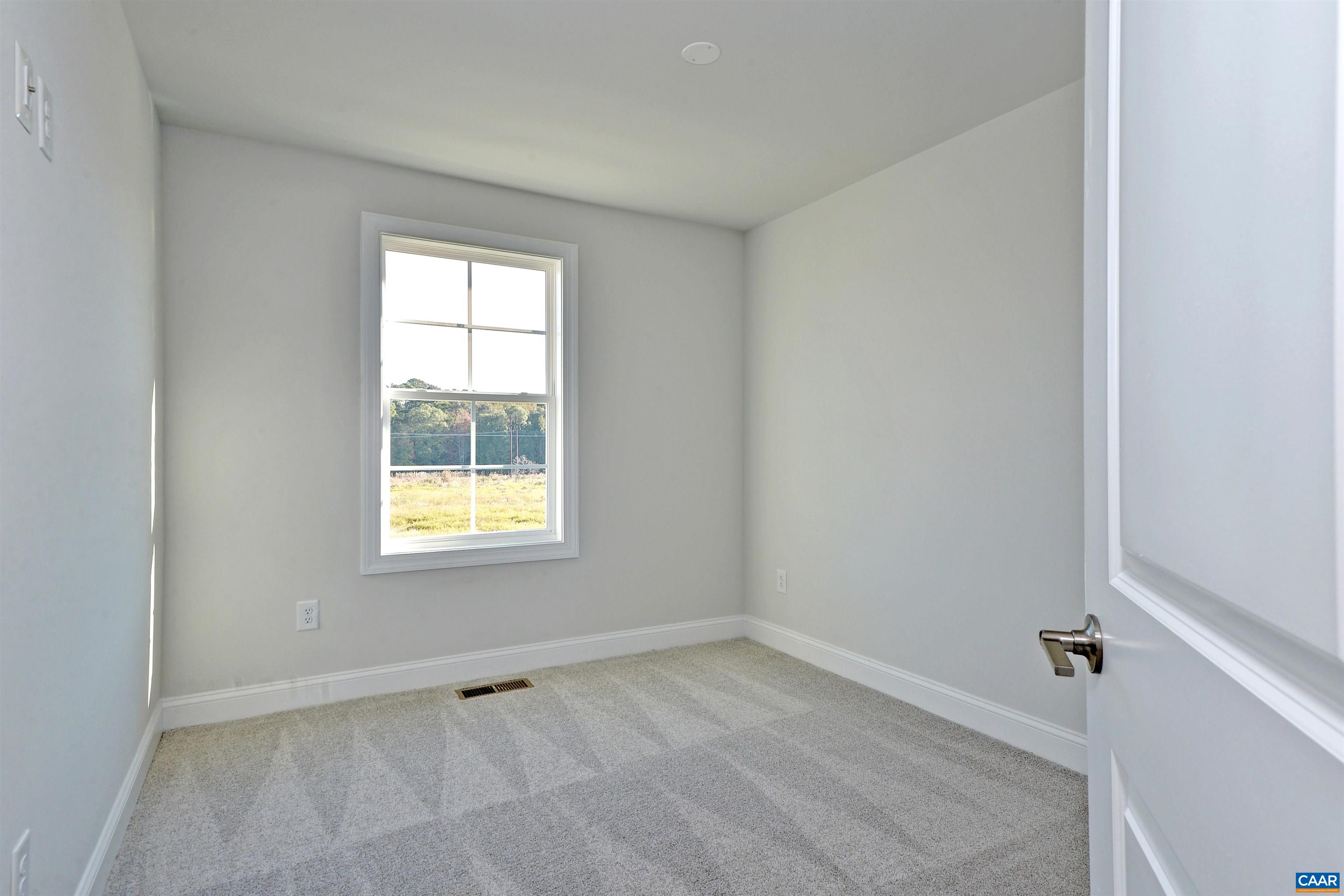 1242 LACONIA LN