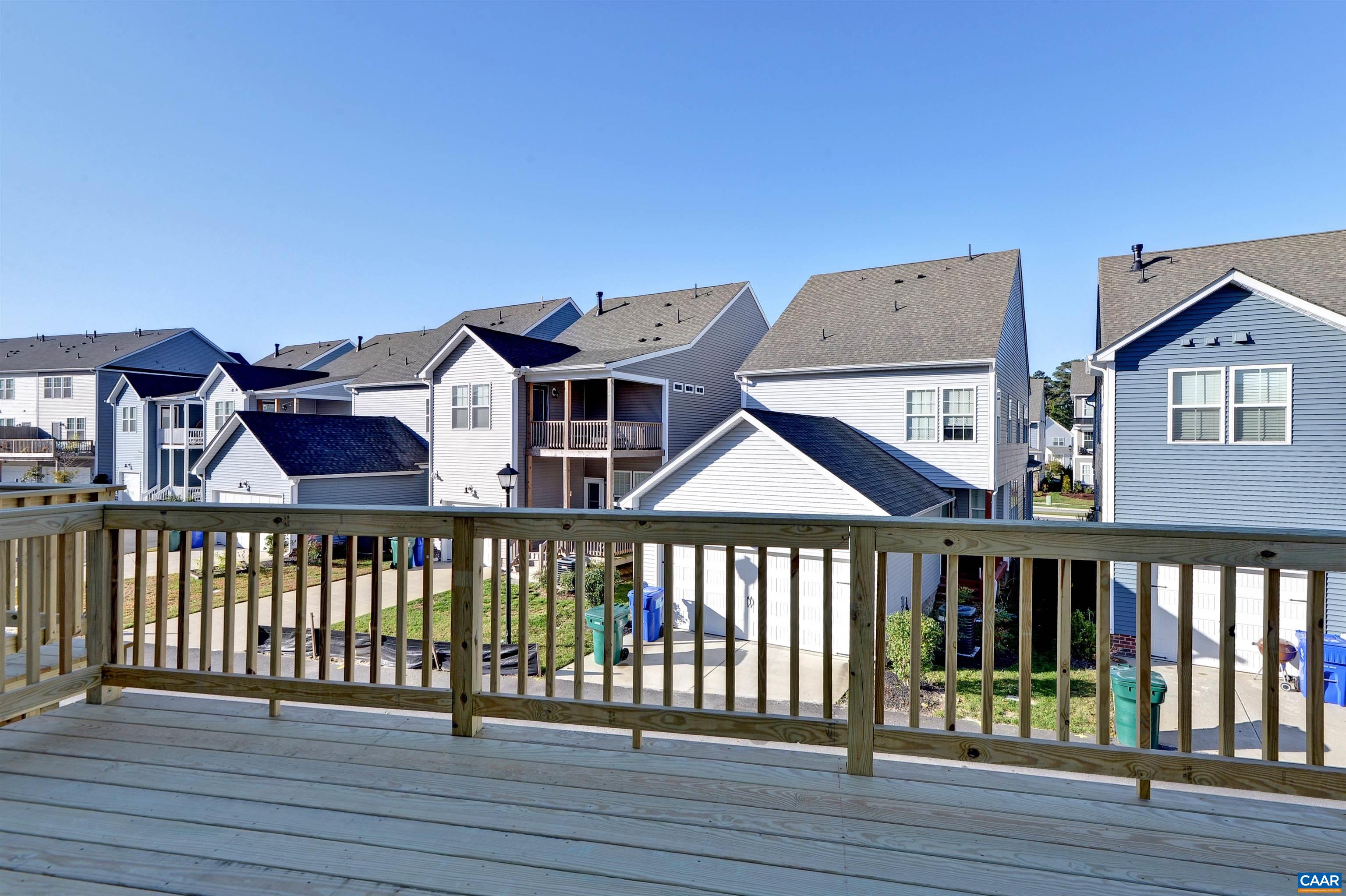 1242 LACONIA LN