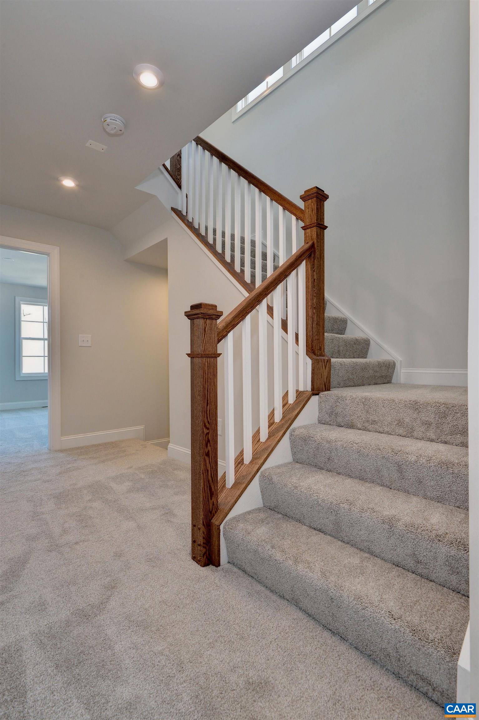 1242 LACONIA LN