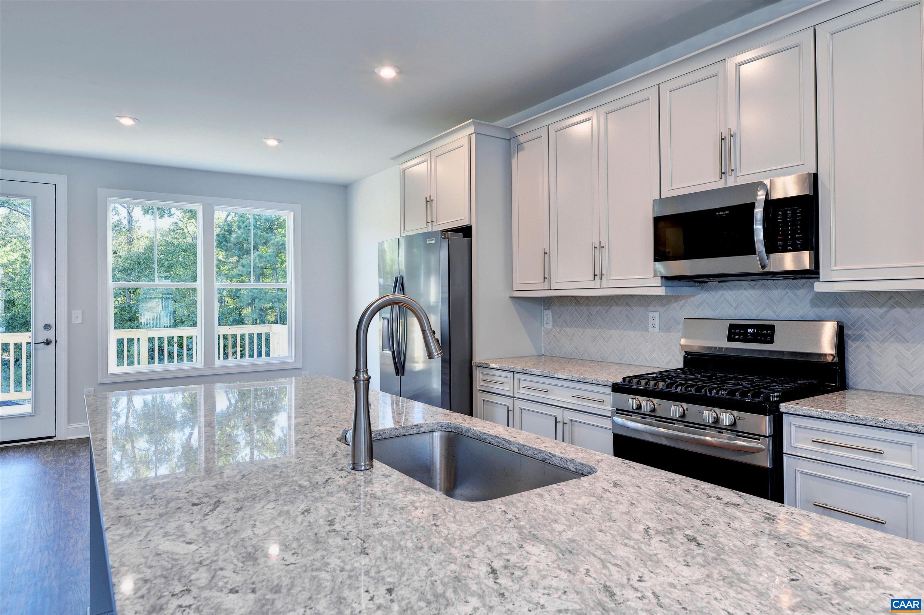 1242 LACONIA LN