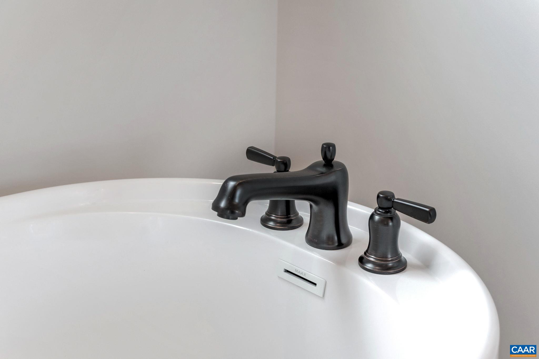 3033 MIRANDA CROSSING