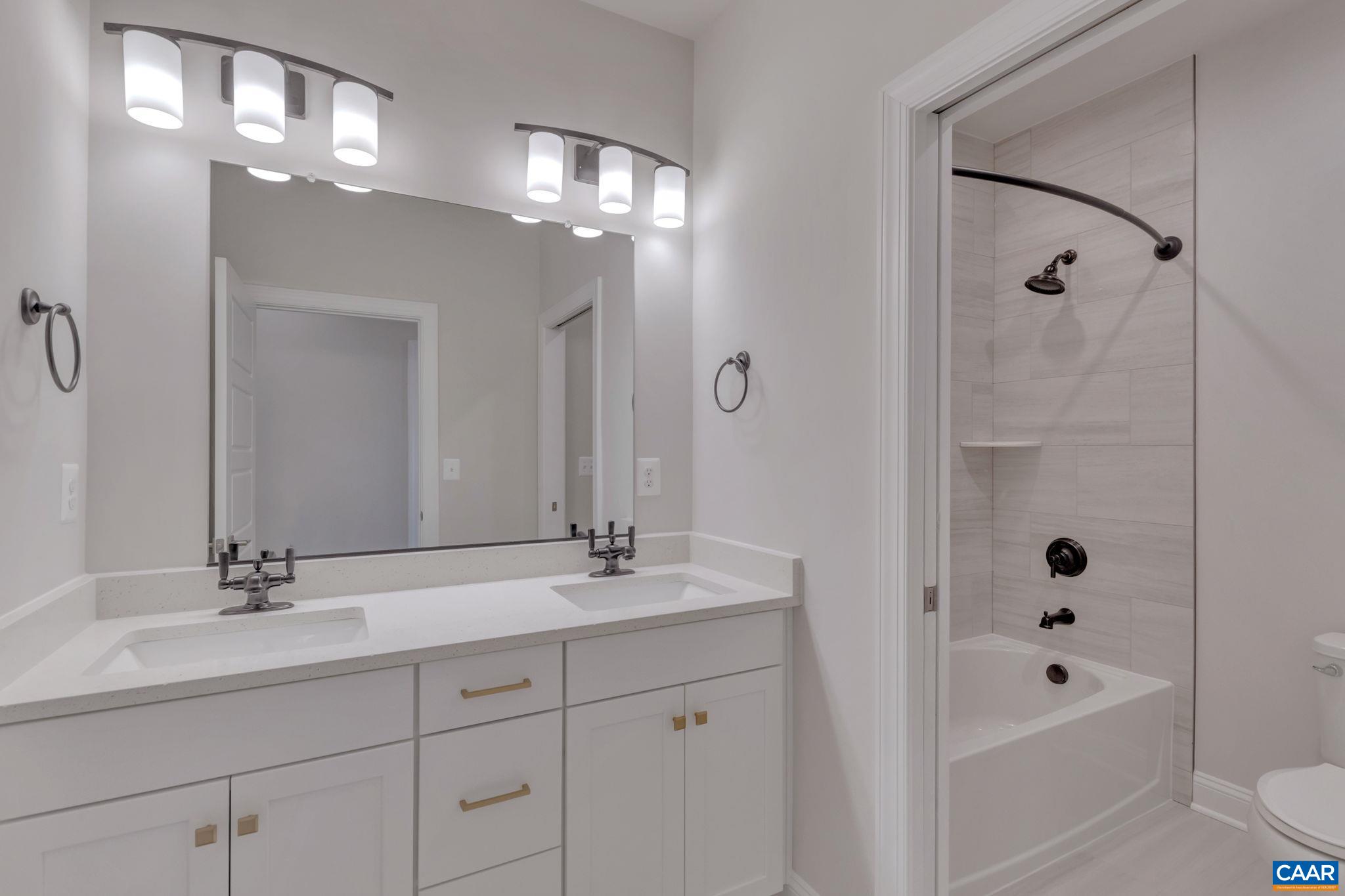 3033 MIRANDA CROSSING