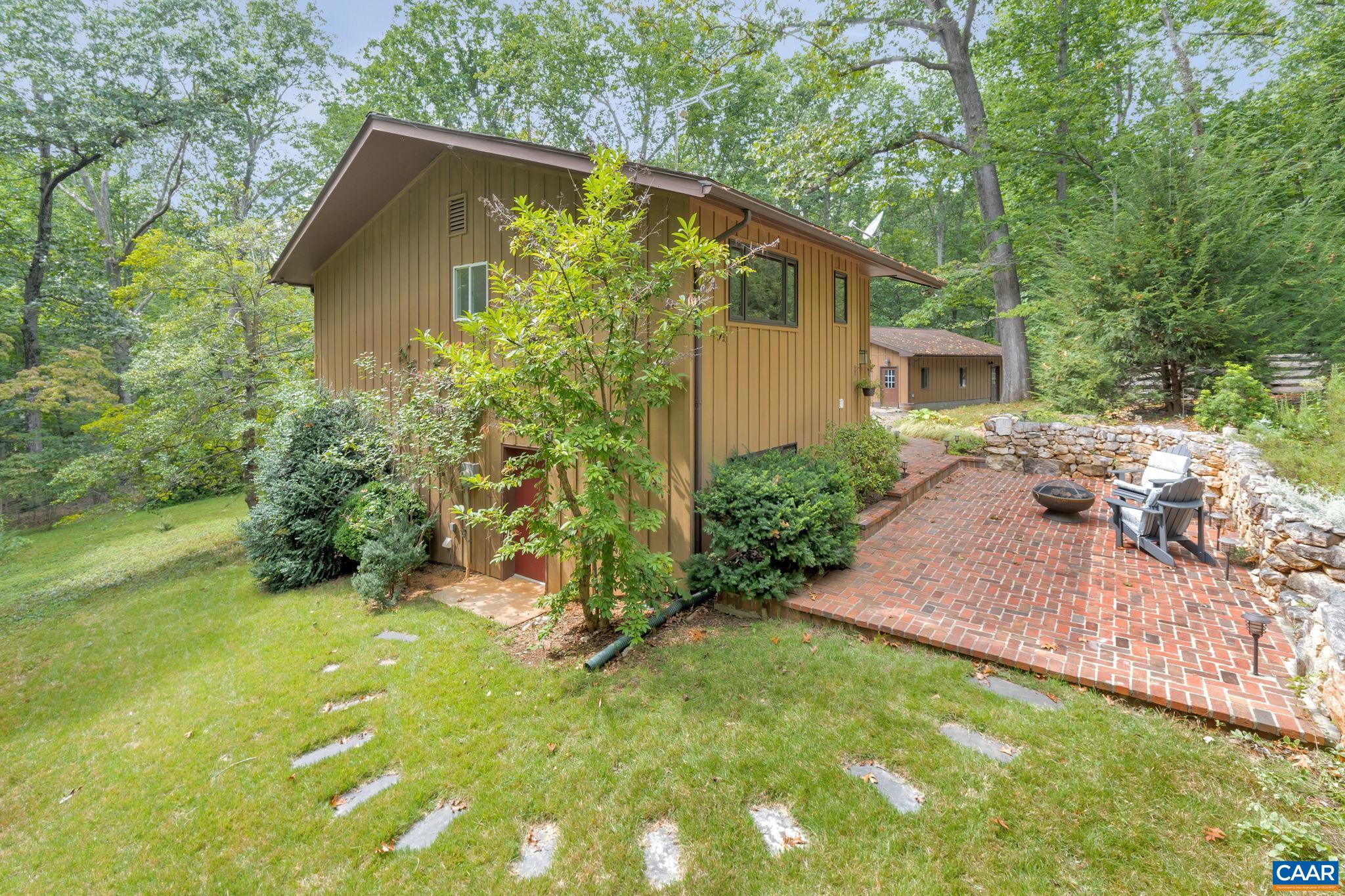 210 TURKS MOUNTAIN TRL