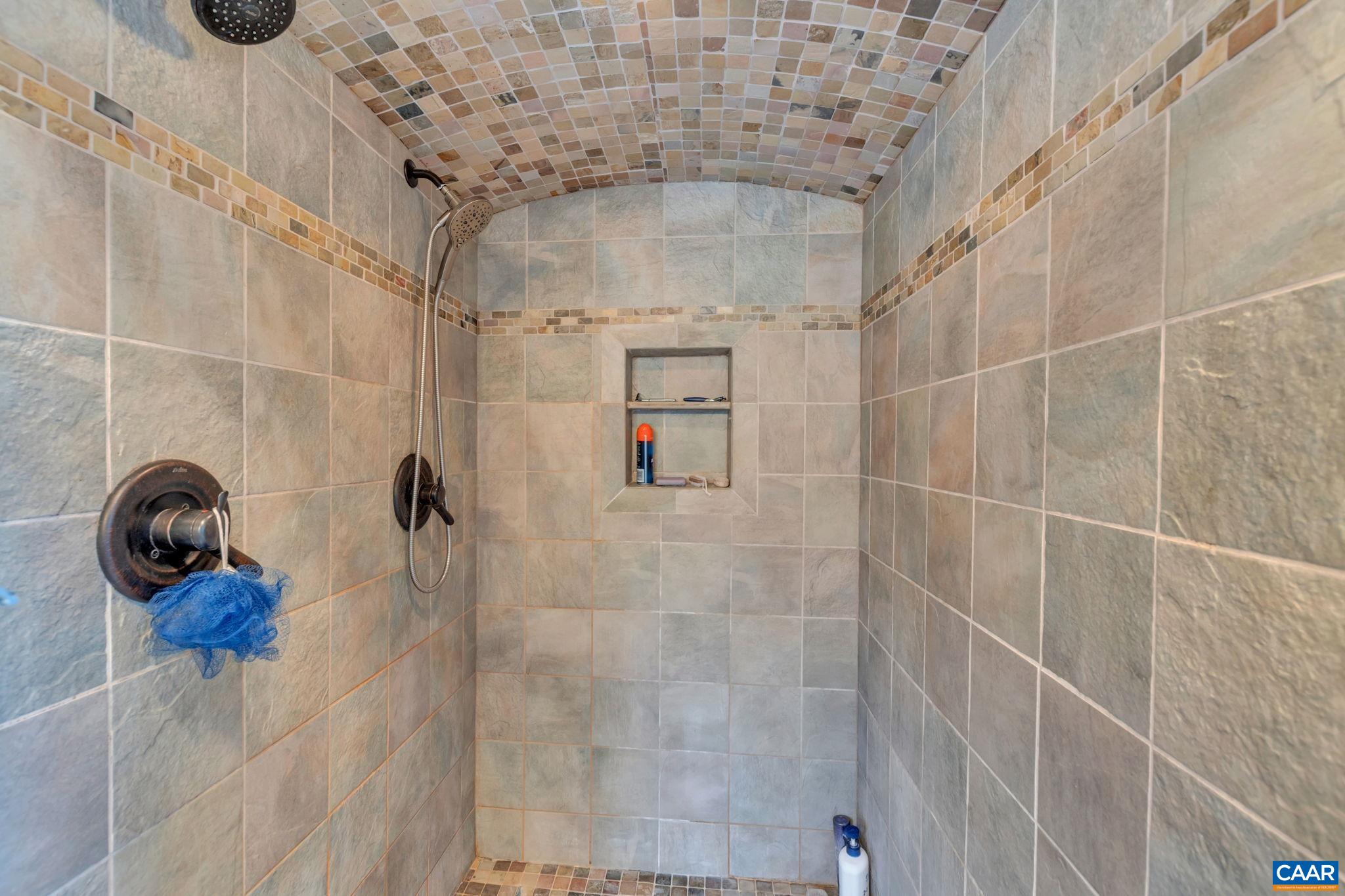 73 ROCKLEDGE RD