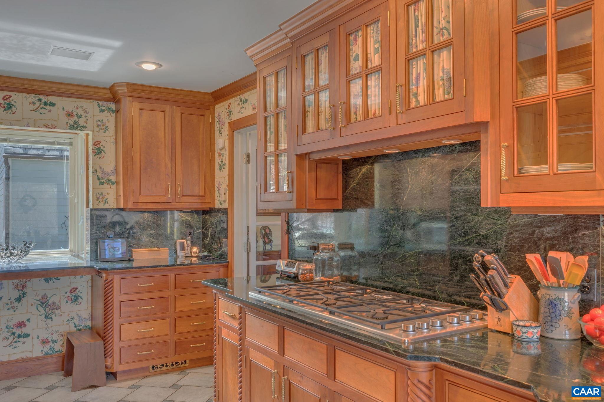 73 ROCKLEDGE RD