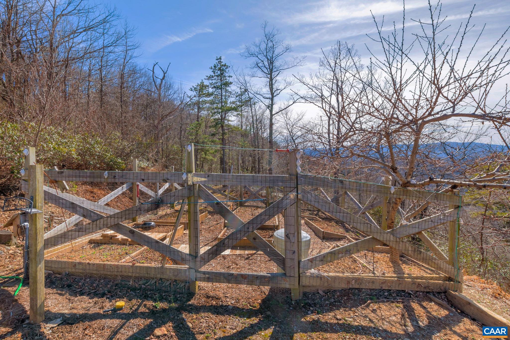 73 ROCKLEDGE RD