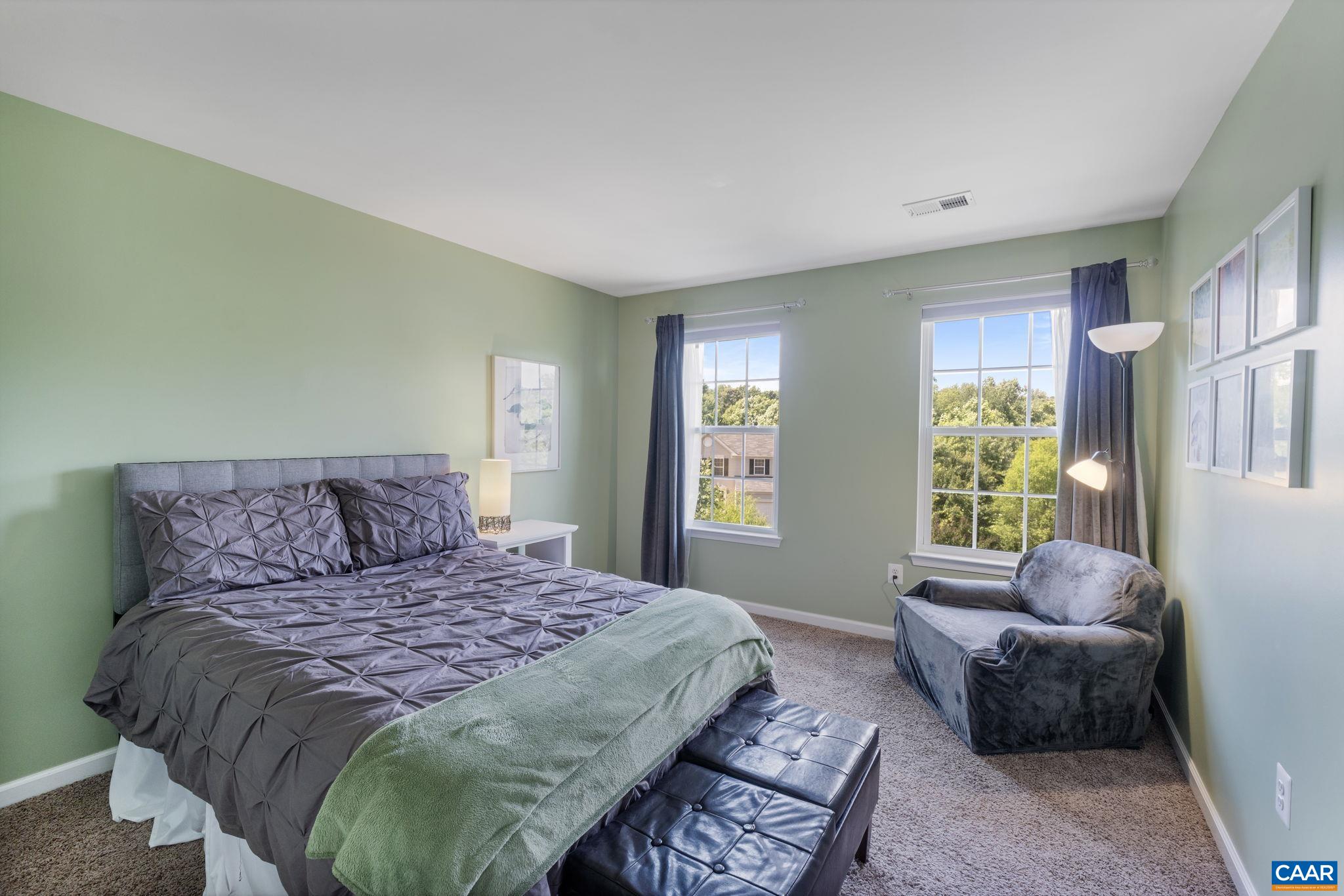 263 HOLLY HILL DR