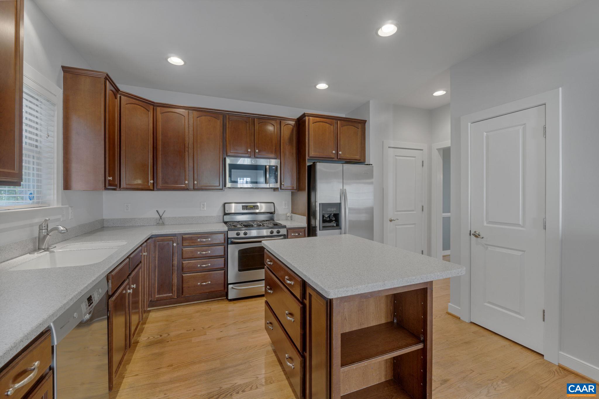 185 BROOKWOOD DR
