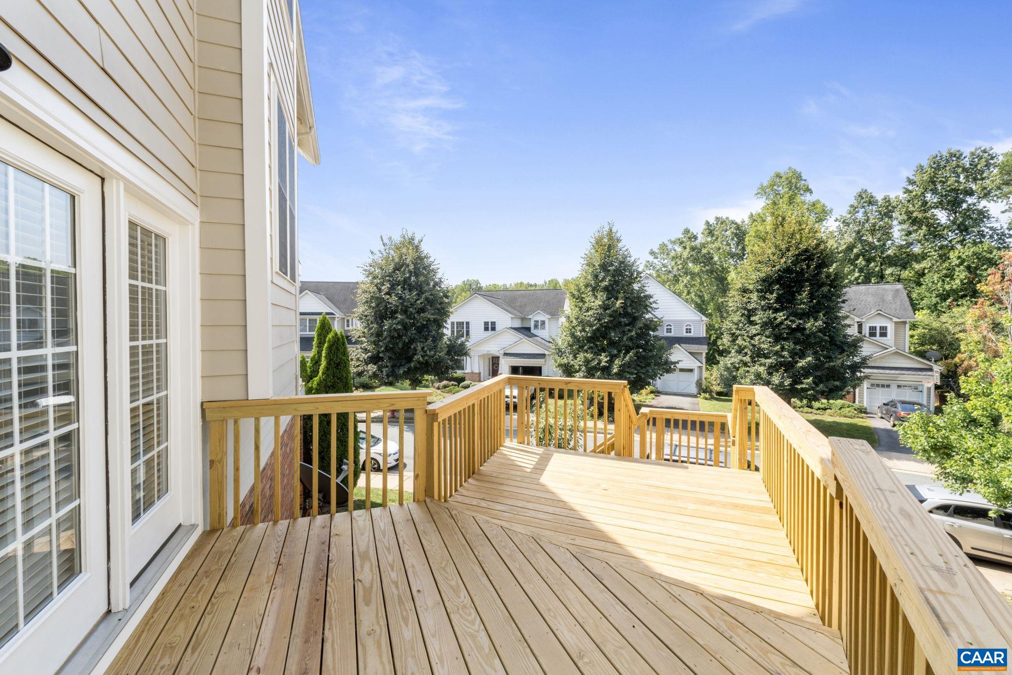 185 BROOKWOOD DR