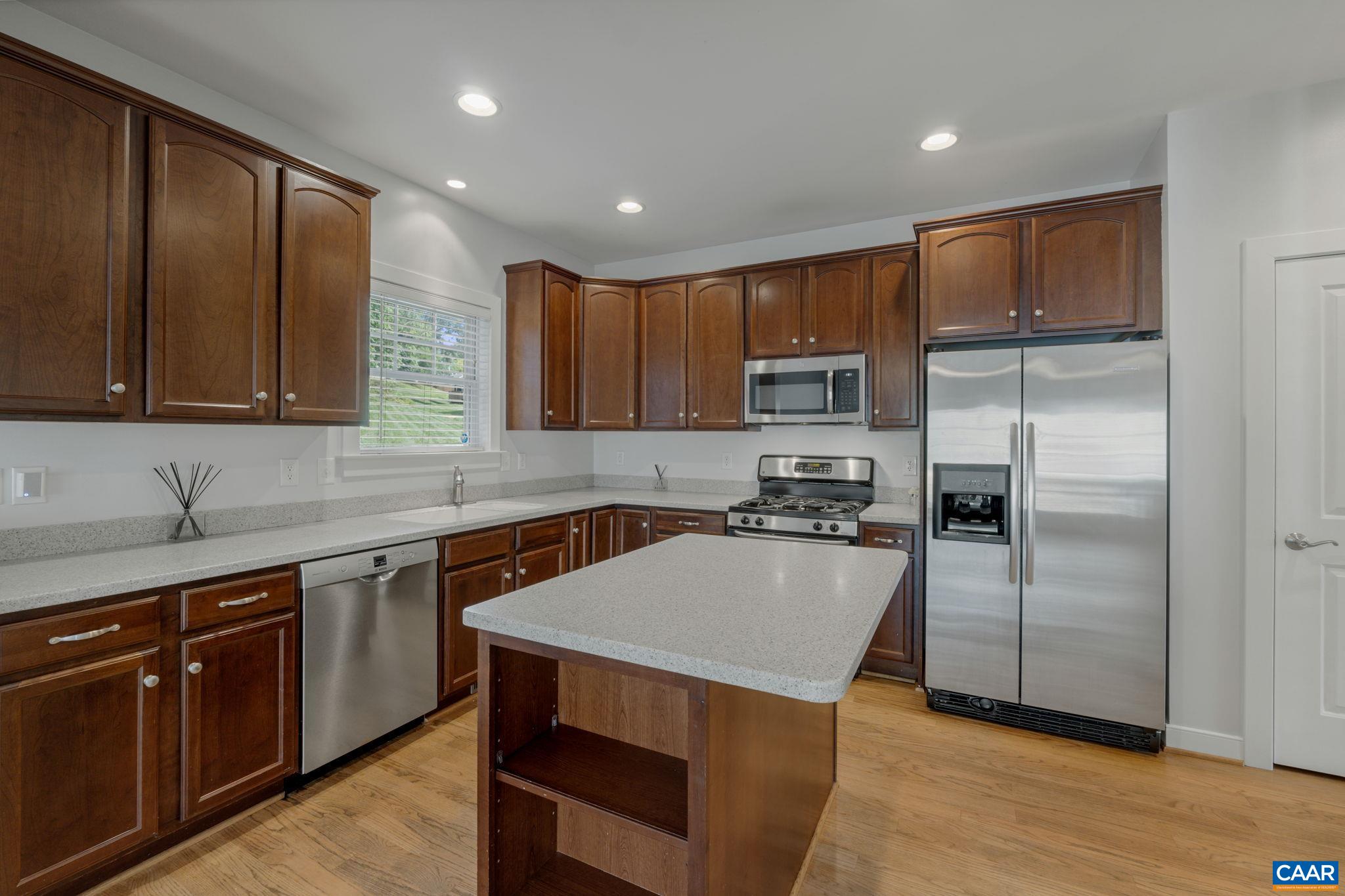 185 BROOKWOOD DR